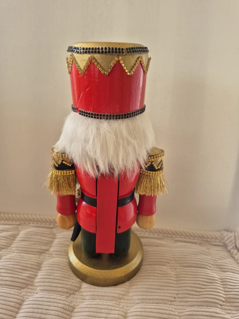N/A traditional nutcracker